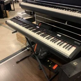 Roland RD-08 Stage Piano: 88 Tasti Pesati al Miglior Prezzo