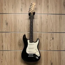 CHITARRA ELETTRICA SQUIER STRATOCASTER MINI BLACK USATA | Cavalli Musica