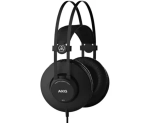 AKG K52
