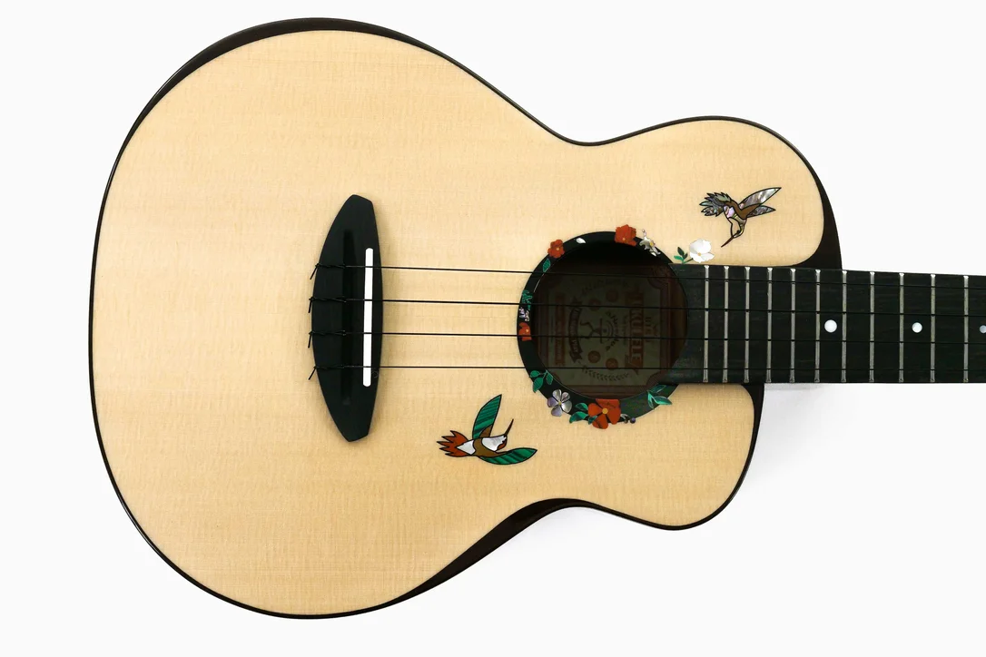 ANueNue UT200HB Hummingbird Moon Bird Spruce/Rosewood Tenor Ukulele