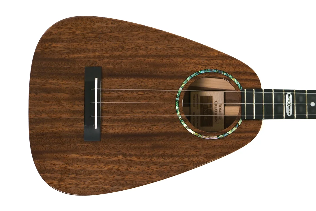 Romero Creations ‘Ekolu 3 String Tiny Tenor Ukulele