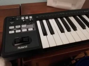 ROLAND A-49 MIDI CONTROLLER