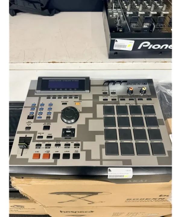 AKAI MPC2000XL SE3 SPECIAL EDITION
