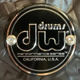 Badge logo DW | Cavalli Musica