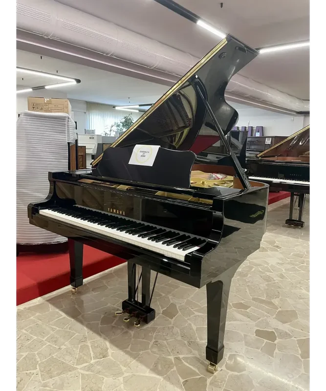 PIANOFORTE MEZZA CODA YAMAHA MOD. C5 NERO LUCIDO
