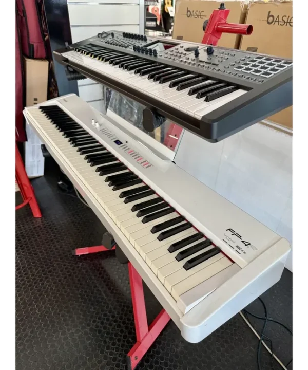 ROLAND FP-4F