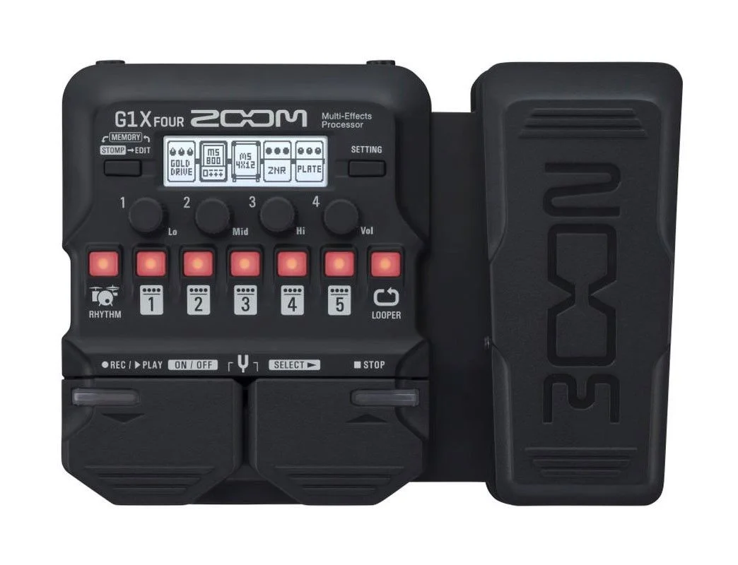 ZOOM G1X FOUR MULTIEFFETTO CON LOOPER, PATTERN DI BATTERIA, AMPLIFICATORI E PEDALE D’ESPRESSIONE